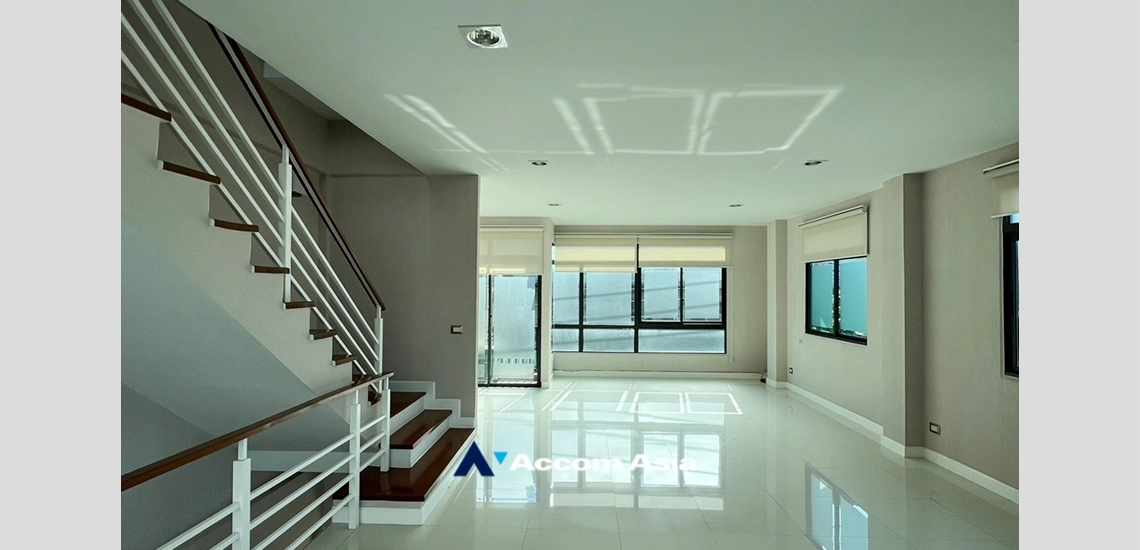 15  3 br Townhouse for rent and sale in Rama 3 ,Bangkok  at Up town AA33560
