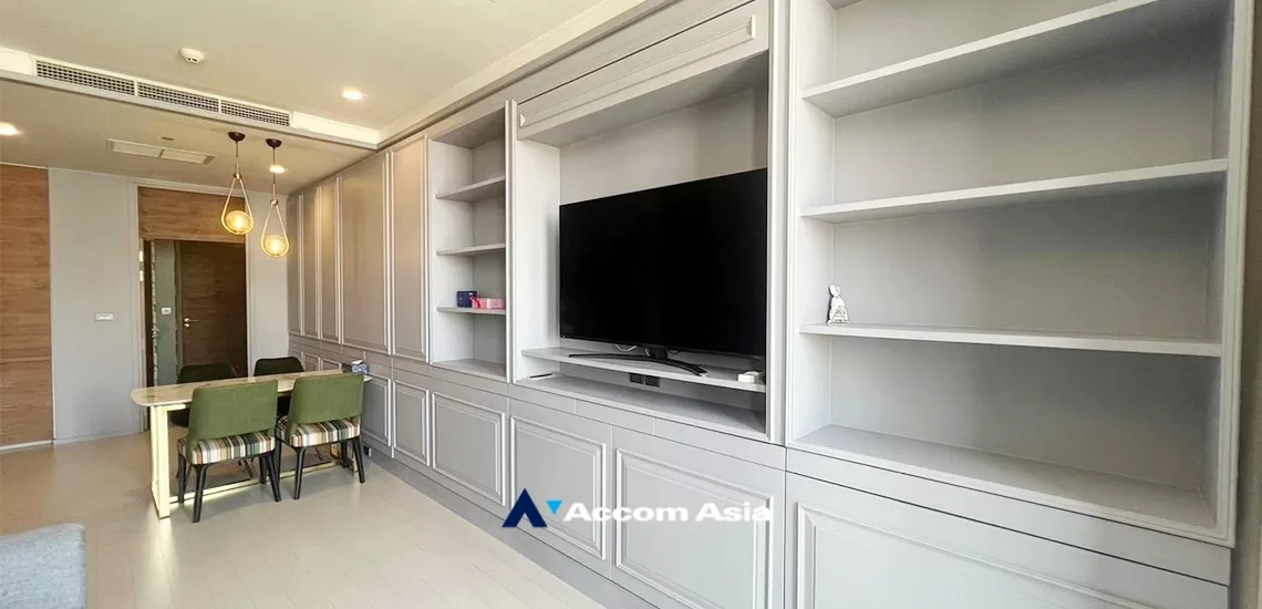  1 Bedroom  Condominium For Sale in Ploenchit, Bangkok  near BTS Ploenchit (AA33570)