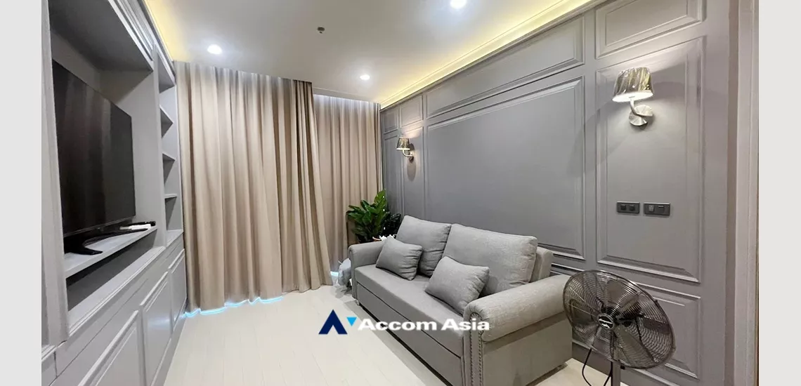  1 Bedroom  Condominium For Sale in Ploenchit, Bangkok  near BTS Ploenchit (AA33570)
