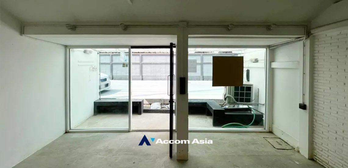 20  3 br House For Rent in Sukhumvit ,Bangkok BTS Phra khanong AA33573