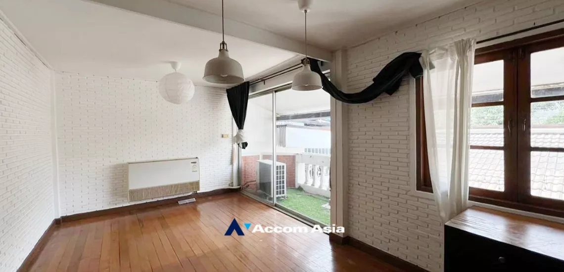 14  3 br House For Rent in Sukhumvit ,Bangkok BTS Phra khanong AA33573