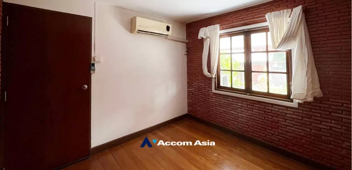 12  3 br House For Rent in Sukhumvit ,Bangkok BTS Phra khanong AA33573