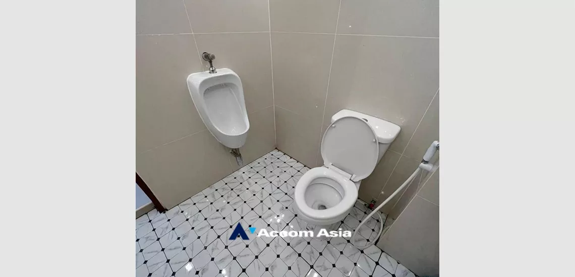 23  3 br House For Rent in Sukhumvit ,Bangkok BTS Phra khanong AA33573