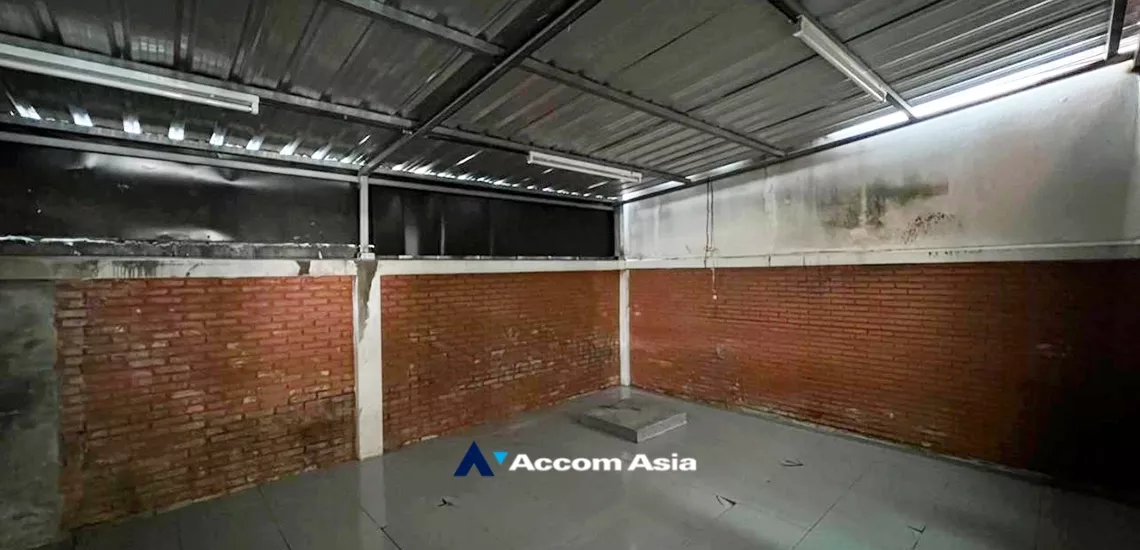 24  3 br House For Rent in Sukhumvit ,Bangkok BTS Phra khanong AA33573