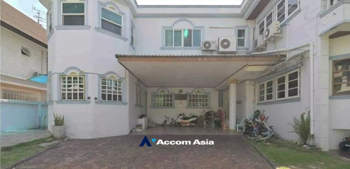  5 Bedrooms  House For Sale in Bangna, Bangkok  near BTS Bang Na (AA33577)