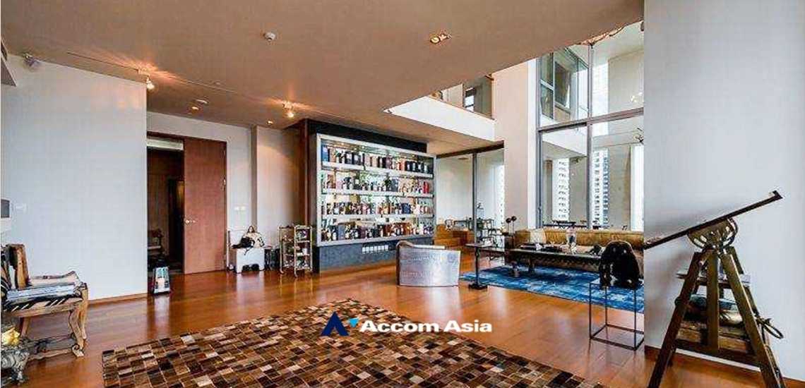 unit 3 Bedrooms  Condominium For Rent in Sathorn, Bangkok  near BTS Chong Nonsi - MRT Lumphini (AA33583)