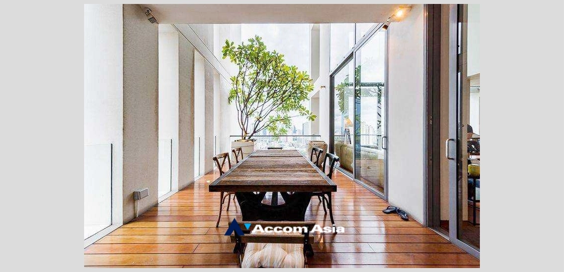 unit 3 Bedrooms  Condominium For Rent in Sathorn, Bangkok  near BTS Chong Nonsi - MRT Lumphini (AA33583)