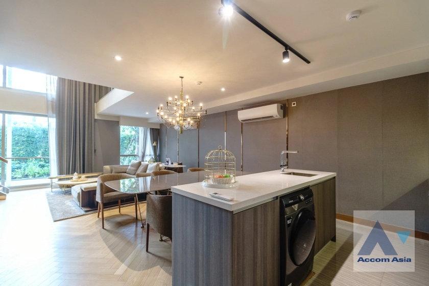 unitGround Floor, Duplex Condo |  2 Bedrooms  Condominium For Sale in Sukhumvit, Bangkok  near BTS Phrom Phong (AA33609)
