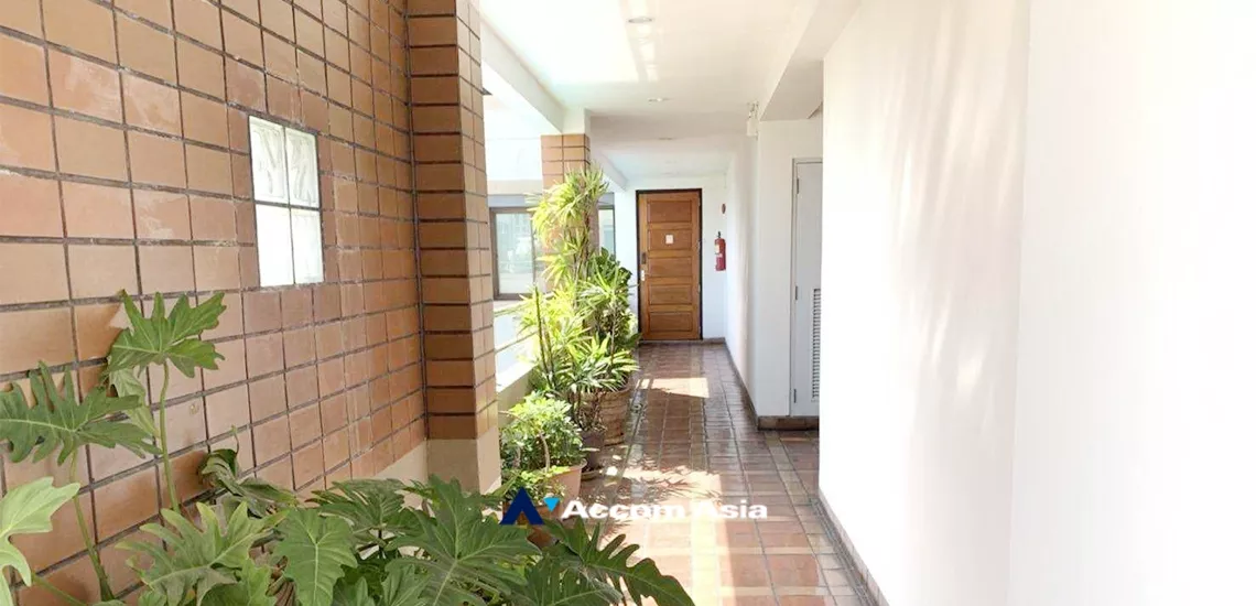  1  3 br Apartment For Rent in Phaholyothin ,Bangkok BTS Ari at Homely Atmosphere - Low Rise AA33613