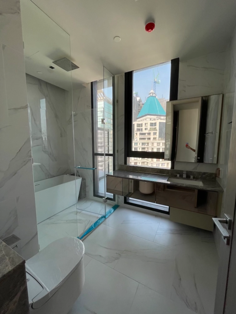 8  2 br Condominium For Sale in Sathorn ,Bangkok BTS Chong Nonsi at The Reserve Sathorn AA33635