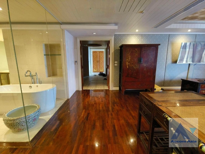 20  2 br Condominium for rent and sale in Silom ,Bangkok BTS Surasak at Nusa State Tower AA33637