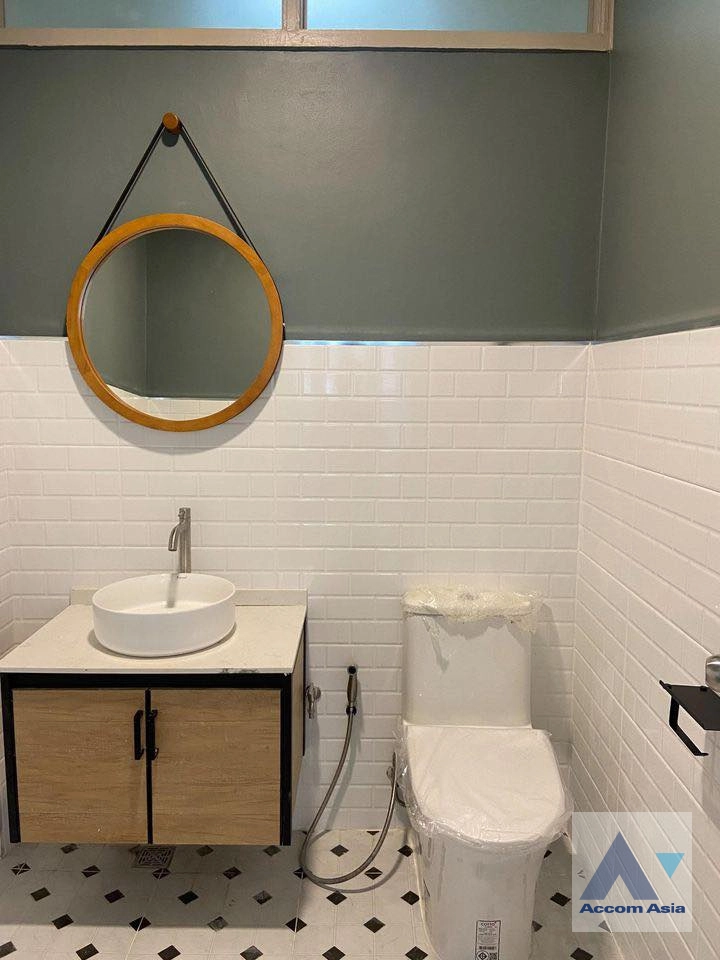 17  3 br House for rent and sale in Sukhumvit ,Bangkok BTS Ekkamai AA33648