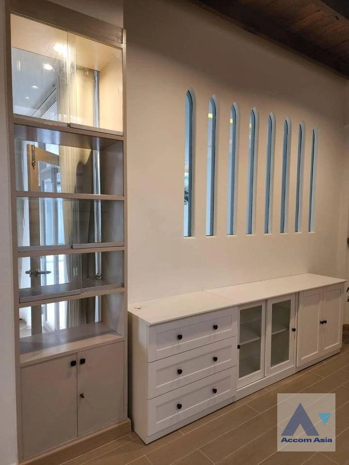 7  3 br House for rent and sale in Sukhumvit ,Bangkok BTS Ekkamai AA33648