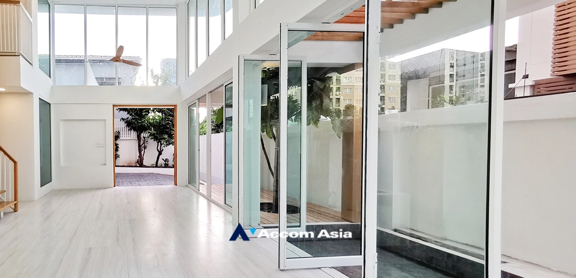  1  5 br House for rent and sale in Pattanakarn ,Bangkok BTS On Nut AA33659