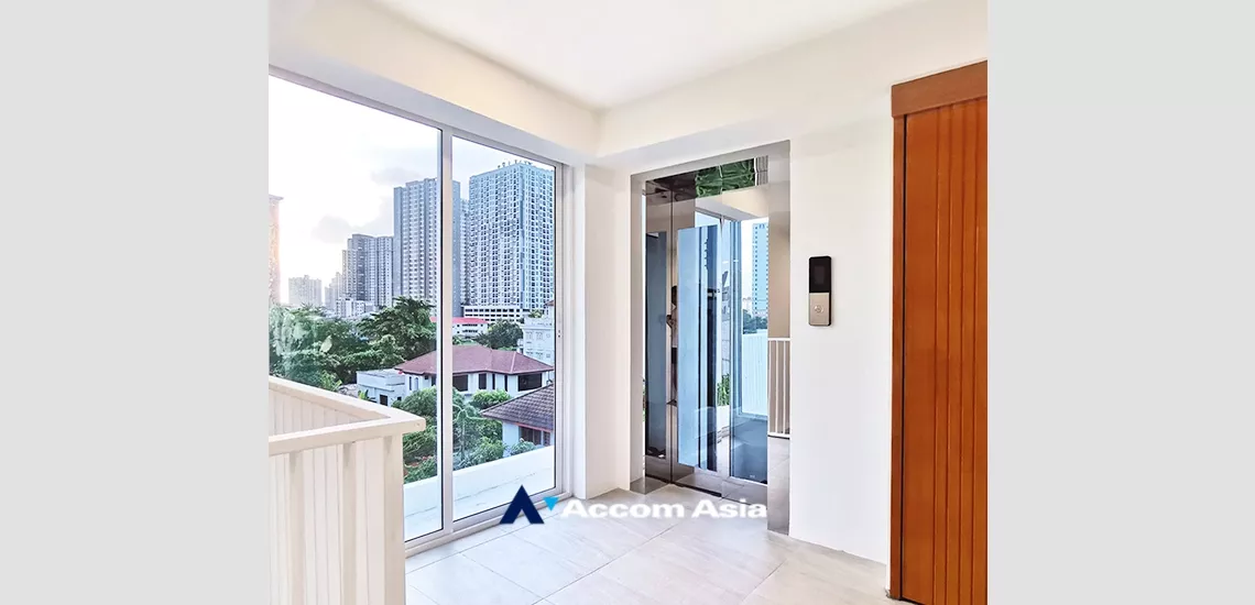 6  5 br House For Sale in pattanakarn ,Bangkok BTS On Nut AA33659