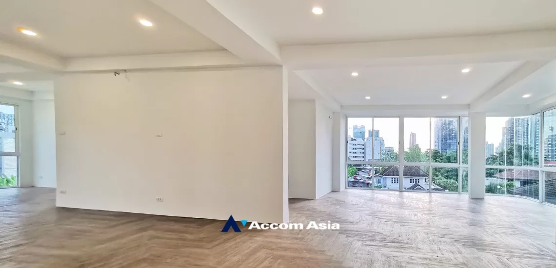 7  5 br House For Sale in pattanakarn ,Bangkok BTS On Nut AA33659