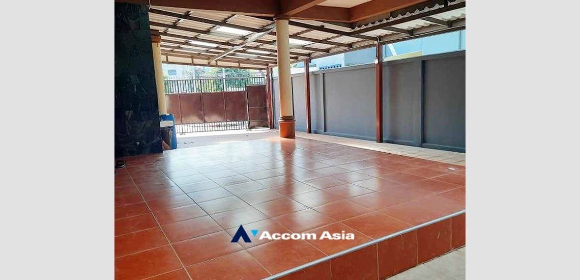 13  5 br House for rent and sale in Ratchadaphisek ,Bangkok MRT Sutthisan AA33661