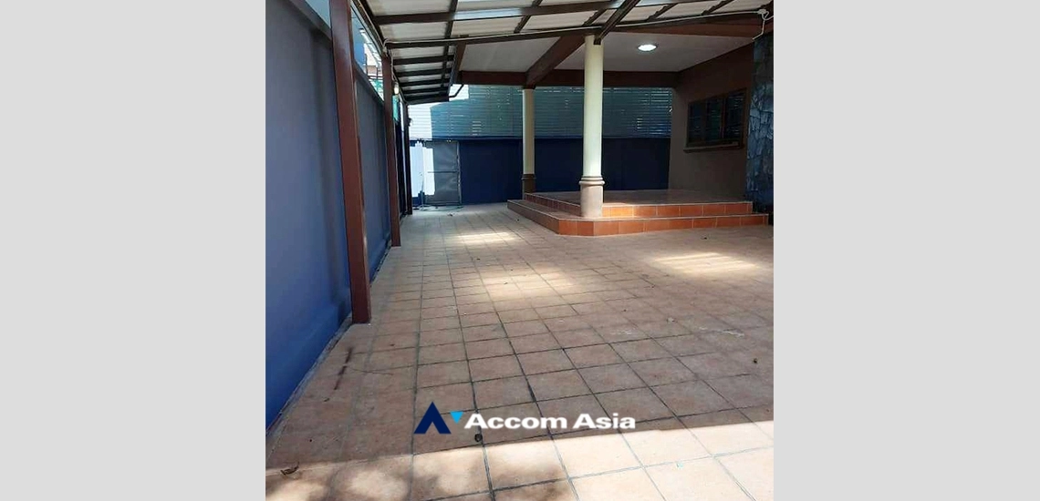 14  5 br House for rent and sale in Ratchadaphisek ,Bangkok MRT Sutthisan AA33661