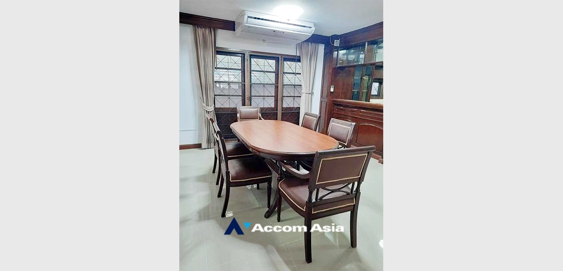 5  5 br House for rent and sale in Ratchadaphisek ,Bangkok MRT Sutthisan AA33661