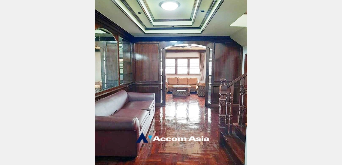 unitHome Office |  5 Bedrooms  House For Rent & Sale in Ratchadaphisek, Bangkok  near MRT Sutthisan (AA33661)