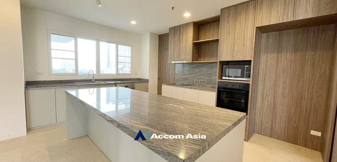  3 Bedrooms  Apartment For Rent in Sathorn, Bangkok  near BRT Technic Krungthep (AA33670)