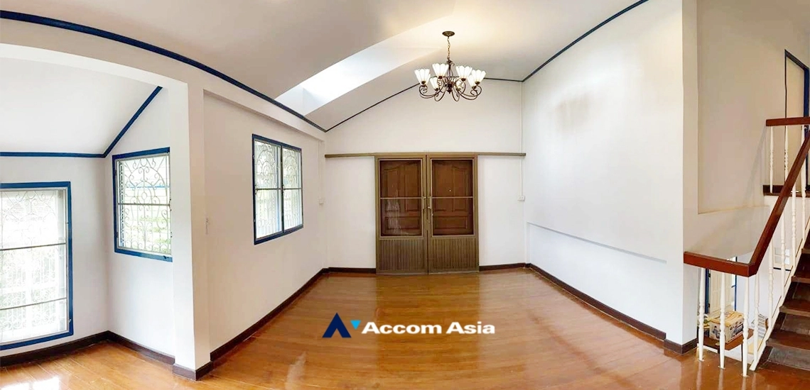 6  3 br House For Rent in Charoen Nakhon ,Bangkok BTS Krung Thon Buri AA33679