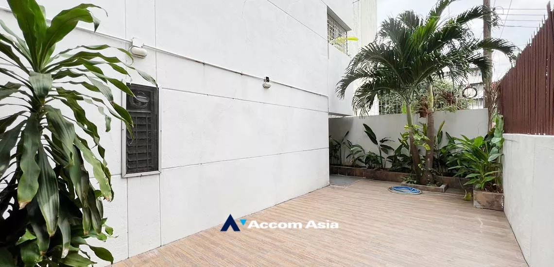 11  2 br Apartment For Rent in Sathorn ,Bangkok MRT Lumphini at Living with natural AA33682