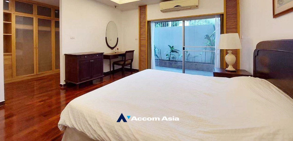 6  2 br Apartment for rent and sale in Sathorn ,Bangkok MRT Lumphini at Cozy and Convenient Apartment Near Garden Intl AA33682