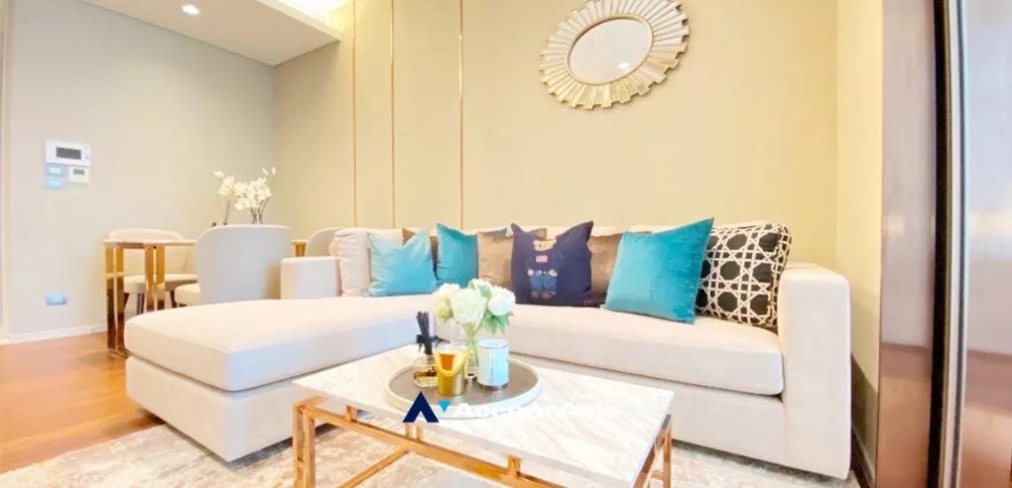 The Residences at Sindhorn Kempinski Hotel Bangkok Condominium  1 Bedroom for Sale & Rent BTS Chitlom in Ploenchit Bangkok