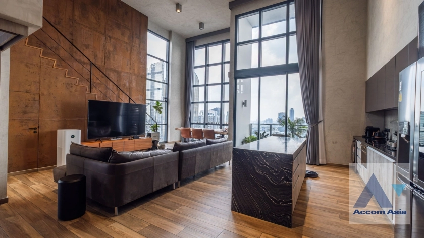 Double High Ceiling, Duplex Condo | The Lofts Asoke