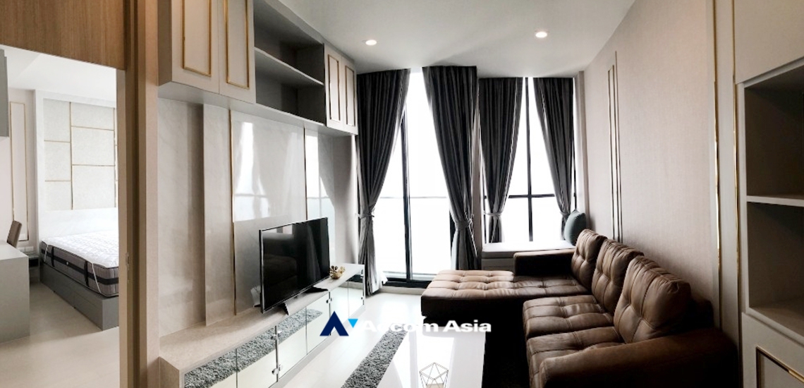  2 Bedrooms  Condominium For Sale in Ploenchit, Bangkok  near BTS Ploenchit (AA33740)