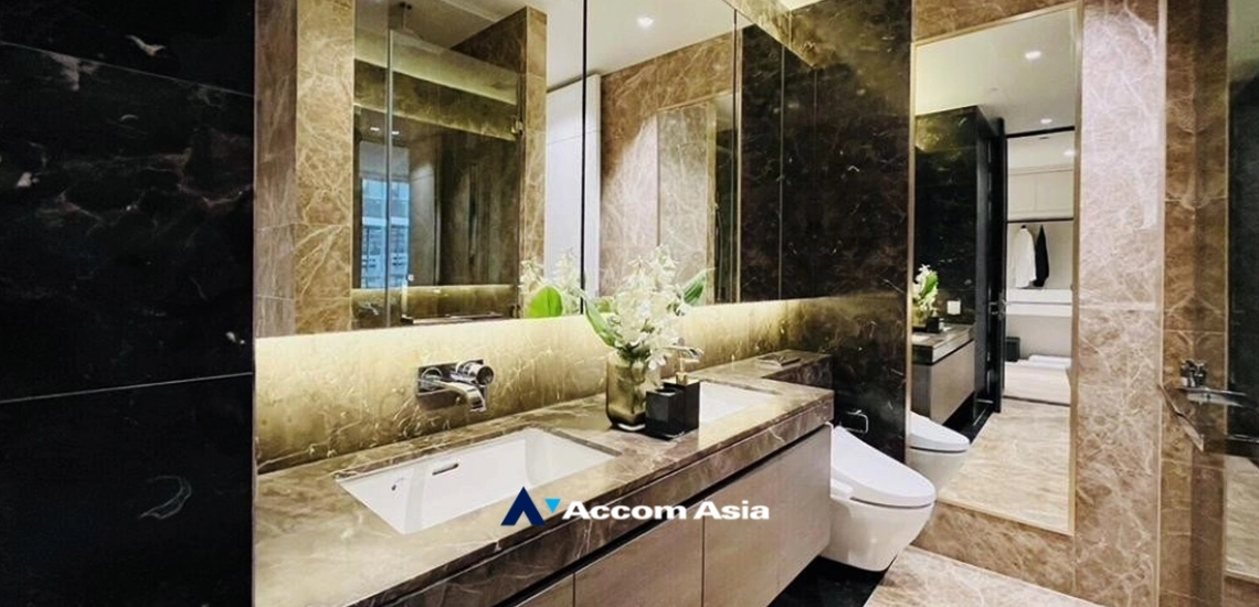 9  2 br Condominium For Sale in Ploenchit ,Bangkok BTS Chitlom at 28 Chidlom AA33741
