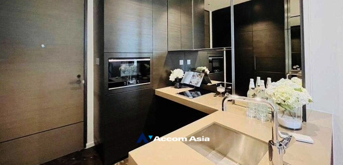  1  2 br Condominium For Sale in Ploenchit ,Bangkok BTS Chitlom at 28 Chidlom AA33741