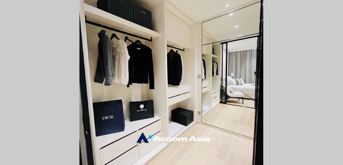 5  2 br Condominium For Sale in Ploenchit ,Bangkok BTS Chitlom at 28 Chidlom AA33741