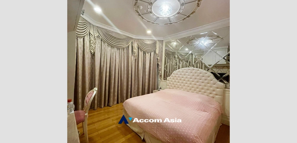  2 Bedrooms  Condominium For Rent in Sukhumvit, Bangkok  near BTS Phrom Phong (AA33750)