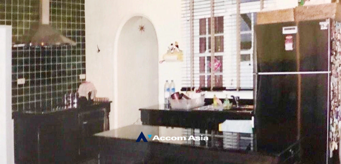 8  2 br House For Sale in Sukhumvit ,Bangkok BTS Punnawithi AA33775