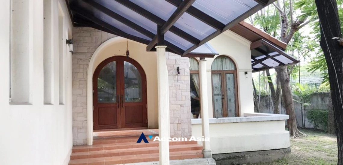  1  2 br House For Sale in Sukhumvit ,Bangkok BTS Punnawithi AA33775