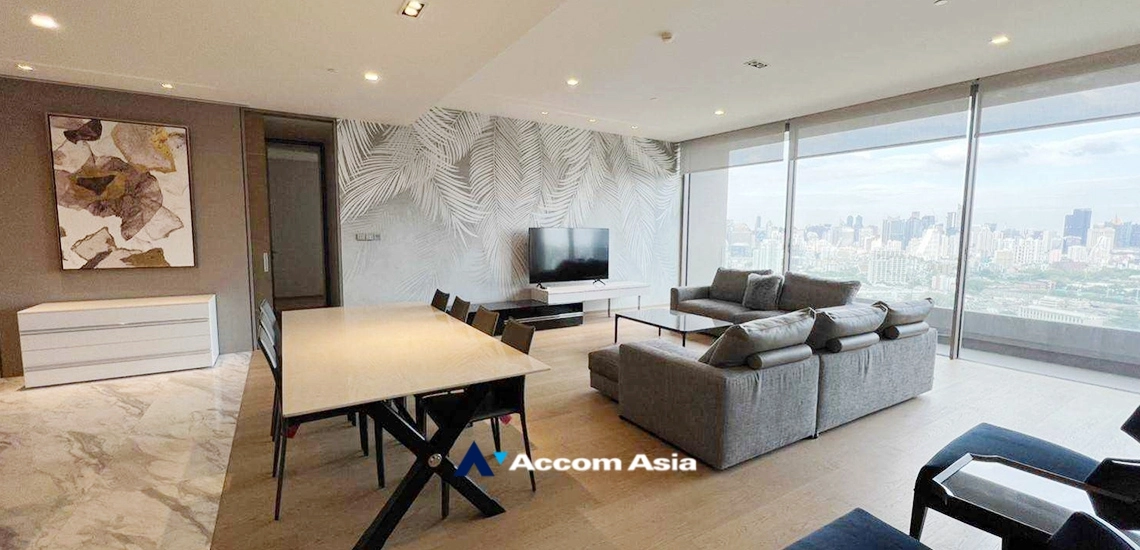 unit 3 Bedrooms  Condominium For Rent in Silom, Bangkok  near BTS Sala Daeng (AA33785)