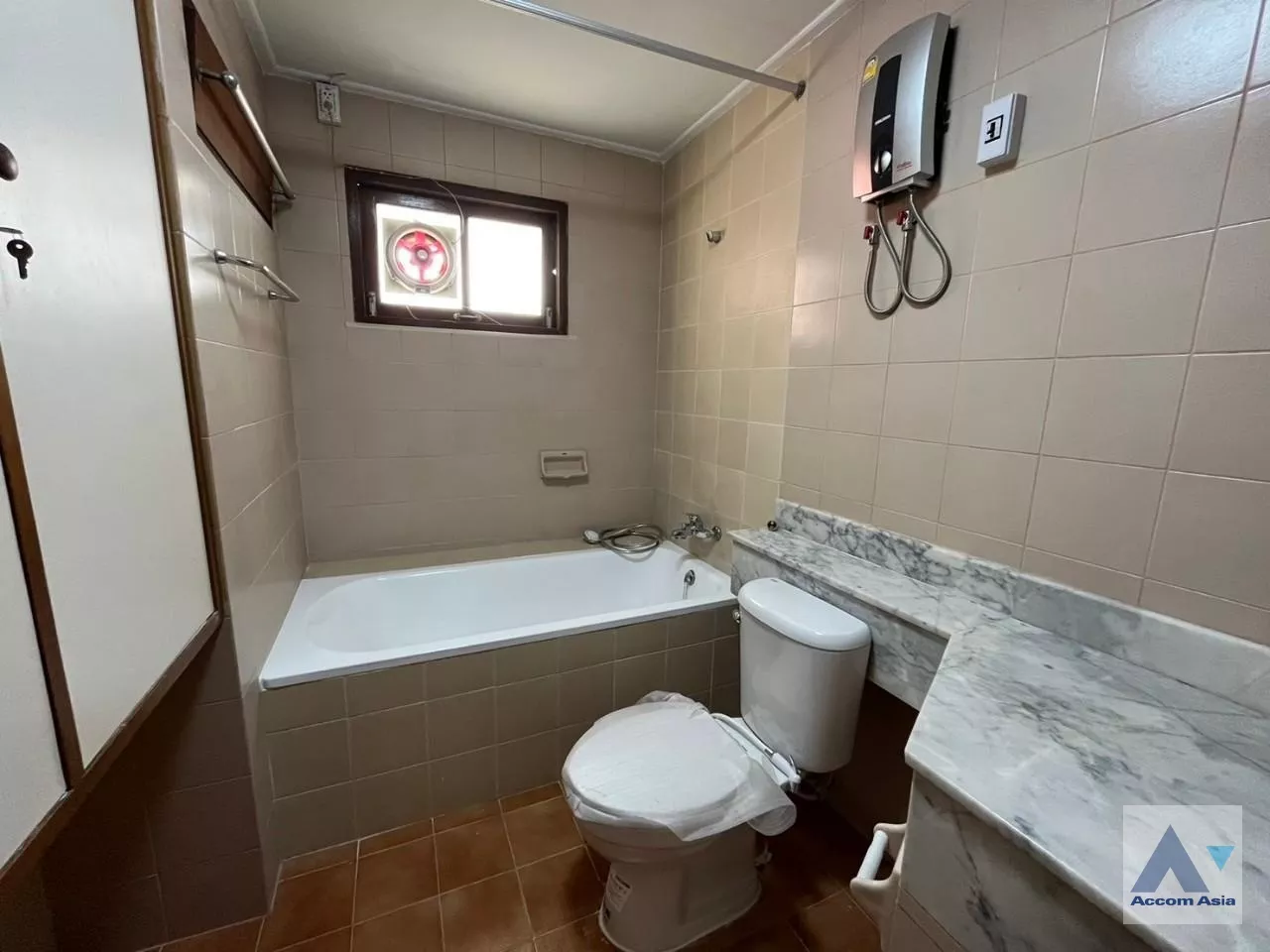 22  4 br House for rent and sale in Phaholyothin ,Bangkok BTS Saphan-Kwai at House in Compound AA33788