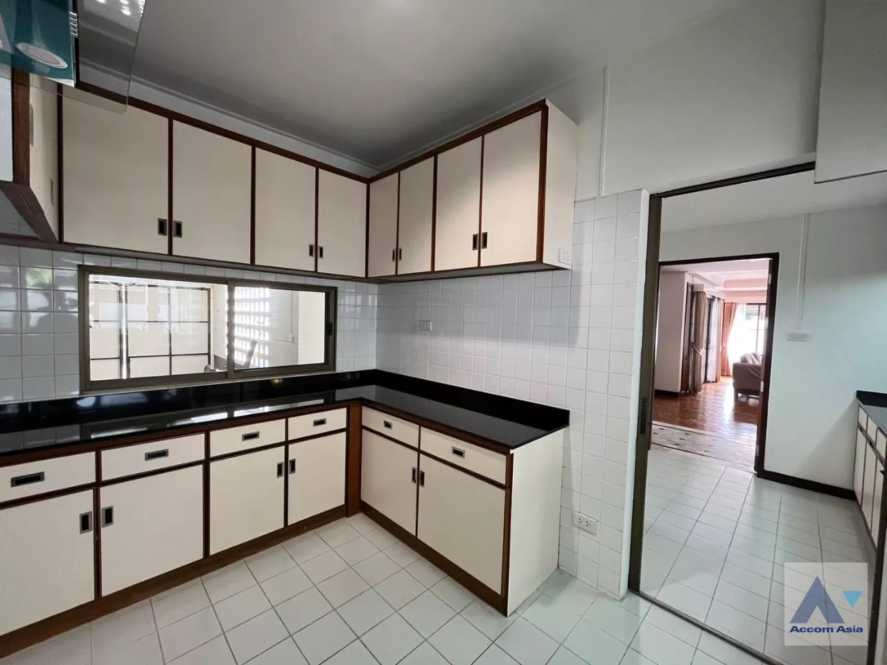 11  4 br House for rent and sale in Phaholyothin ,Bangkok BTS Saphan-Kwai at House in Compound AA33788