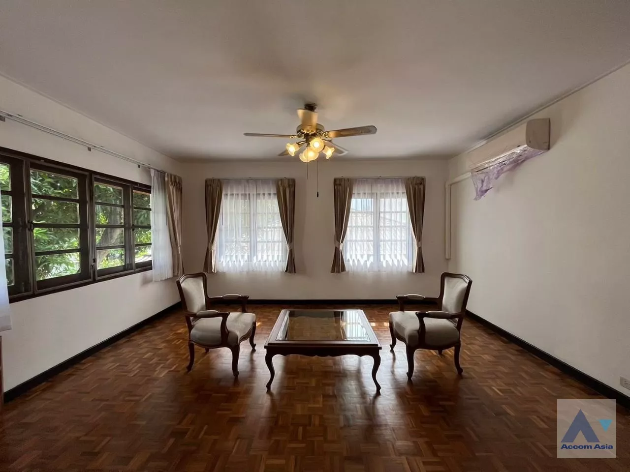 6  4 br House for rent and sale in Phaholyothin ,Bangkok BTS Saphan-Kwai at House in Compound AA33788