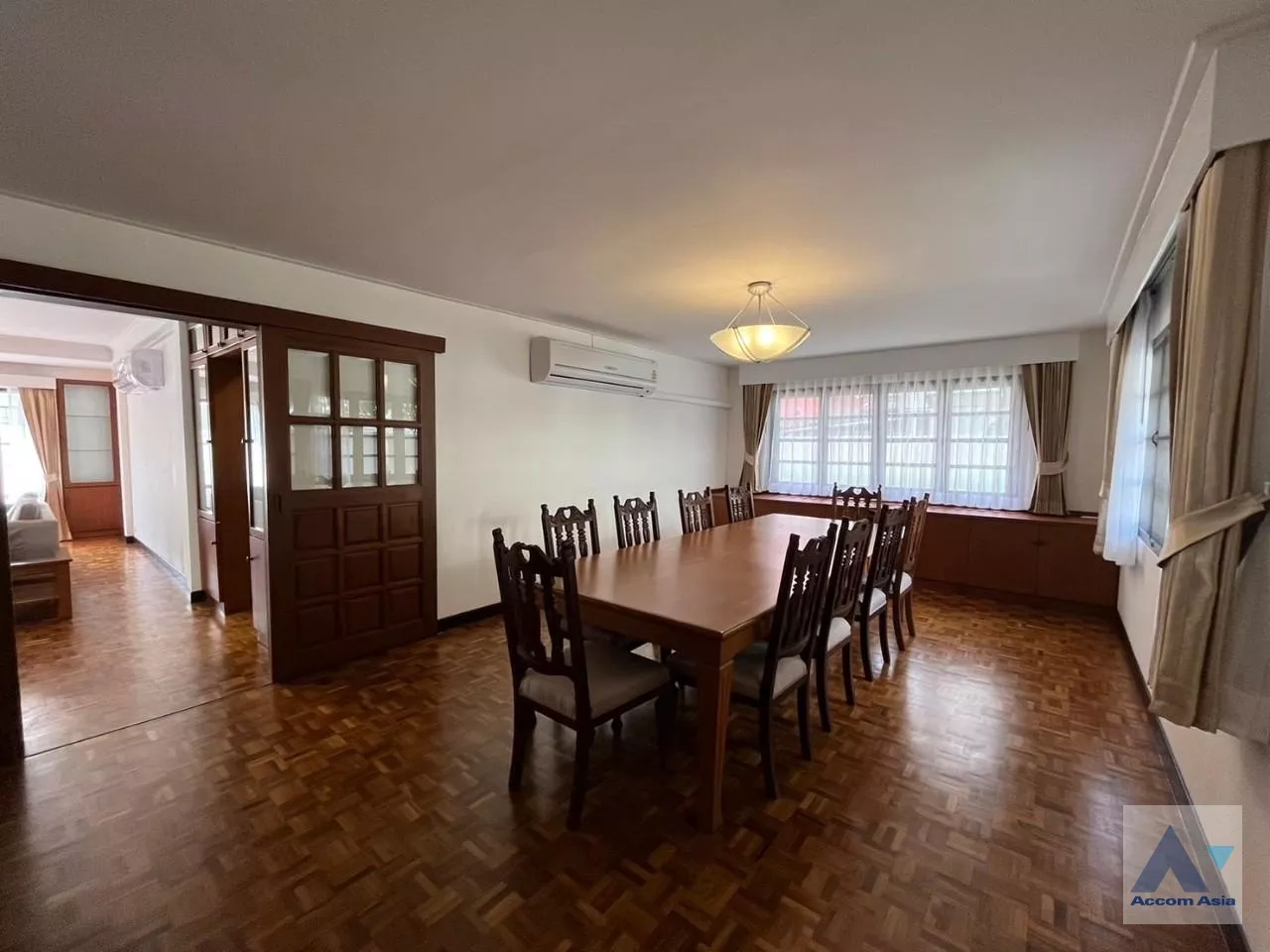 8  4 br House for rent and sale in Phaholyothin ,Bangkok BTS Saphan-Kwai at House in Compound AA33788