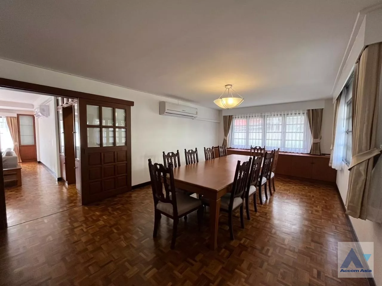 8  4 br House For Rent in Phaholyothin ,Bangkok BTS Saphan-Kwai at House in Compound AA33788