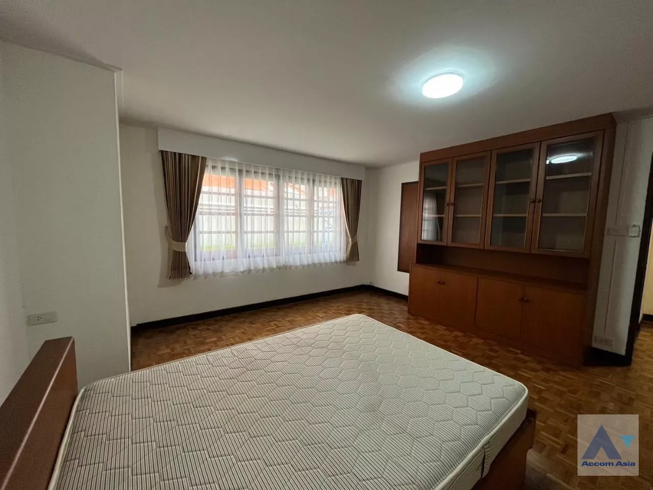 15  4 br House for rent and sale in Phaholyothin ,Bangkok BTS Saphan-Kwai at House in Compound AA33788