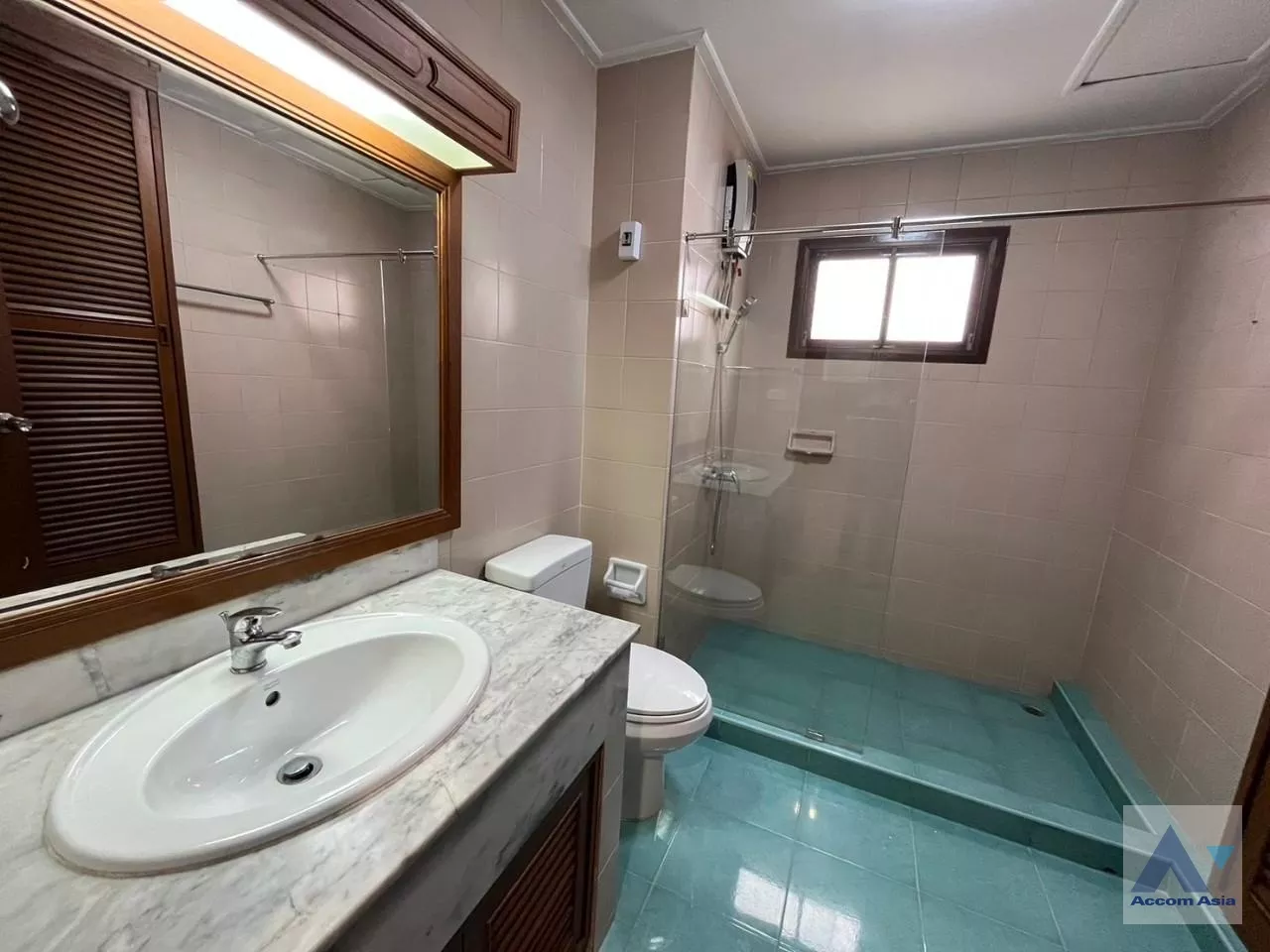 25  4 br House for rent and sale in Phaholyothin ,Bangkok BTS Saphan-Kwai at House in Compound AA33788