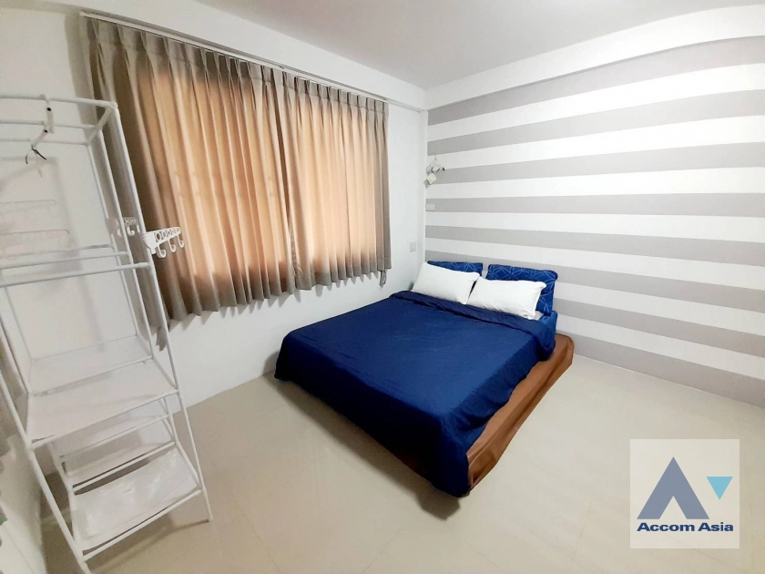  1  4 br House For Rent in Ratchadaphisek ,Bangkok MRT Sutthisan AA33801