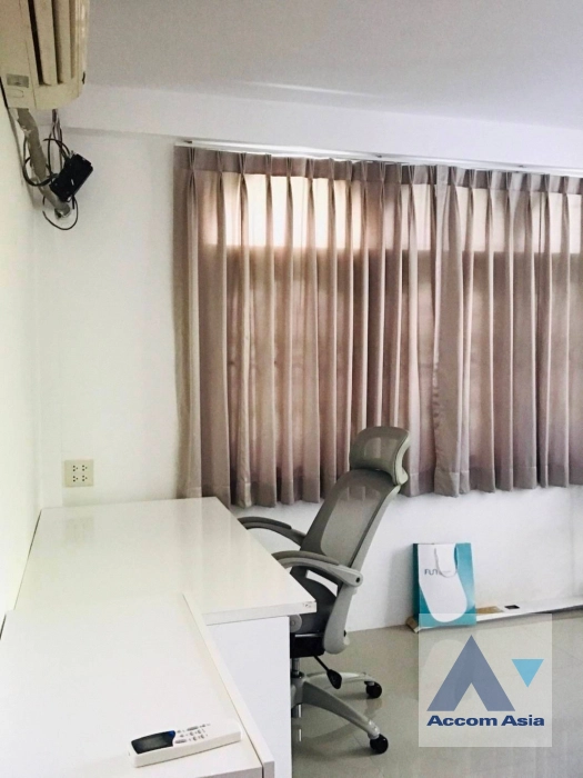 unitHome Office |  4 Bedrooms  House For Rent in Ratchadaphisek, Bangkok  near MRT Sutthisan (AA33801)