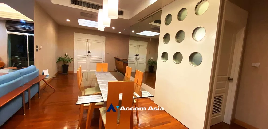 unit 2 Bedrooms  Condominium For Rent in Ploenchit, Bangkok  near BTS Chitlom (AA33814)