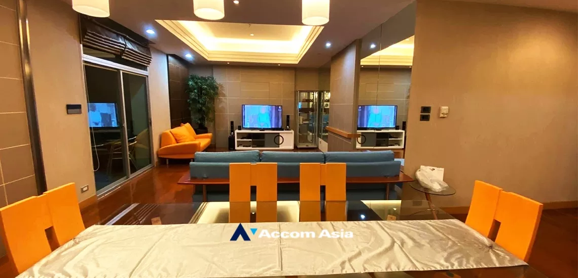 unit 2 Bedrooms  Condominium For Rent in Ploenchit, Bangkok  near BTS Chitlom (AA33814)