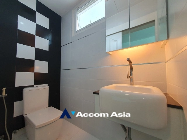 43  3 br Condominium For Rent in Sukhumvit ,Bangkok BTS Asok - MRT Sukhumvit at Wind Sukhumvit 23 AA33816